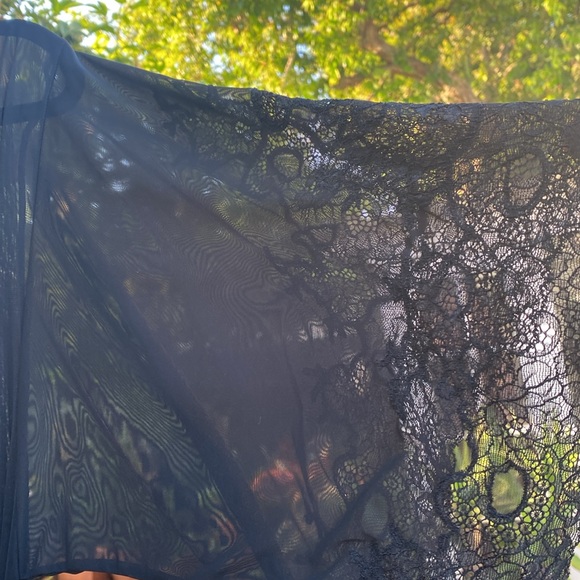 Natori sheer black robe - Picture 6 of 11